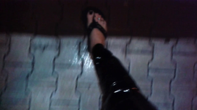 Heelex: Extreme Flip Flops and Sexy Feet with Toe Rings