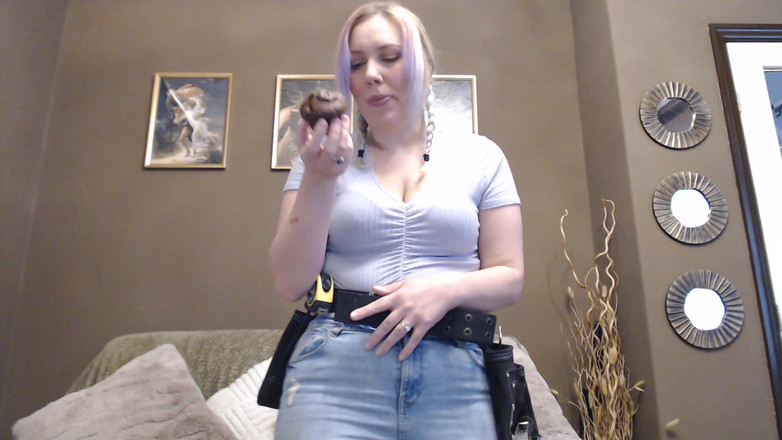 Ripley sweet studio: Handywoman phá hủy ngôi nhà của bạn để tăng cân thức ăn