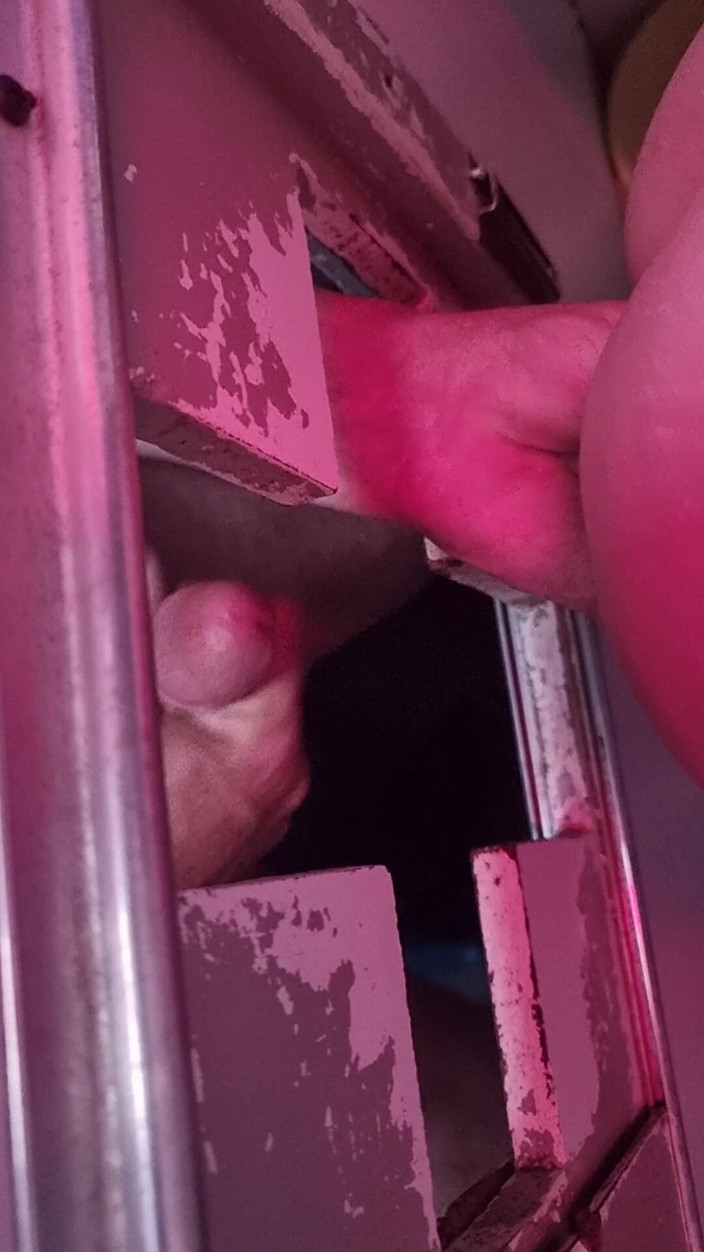 R b hubby: ग्लोरी होल में अजनबी के साथ पत्नी