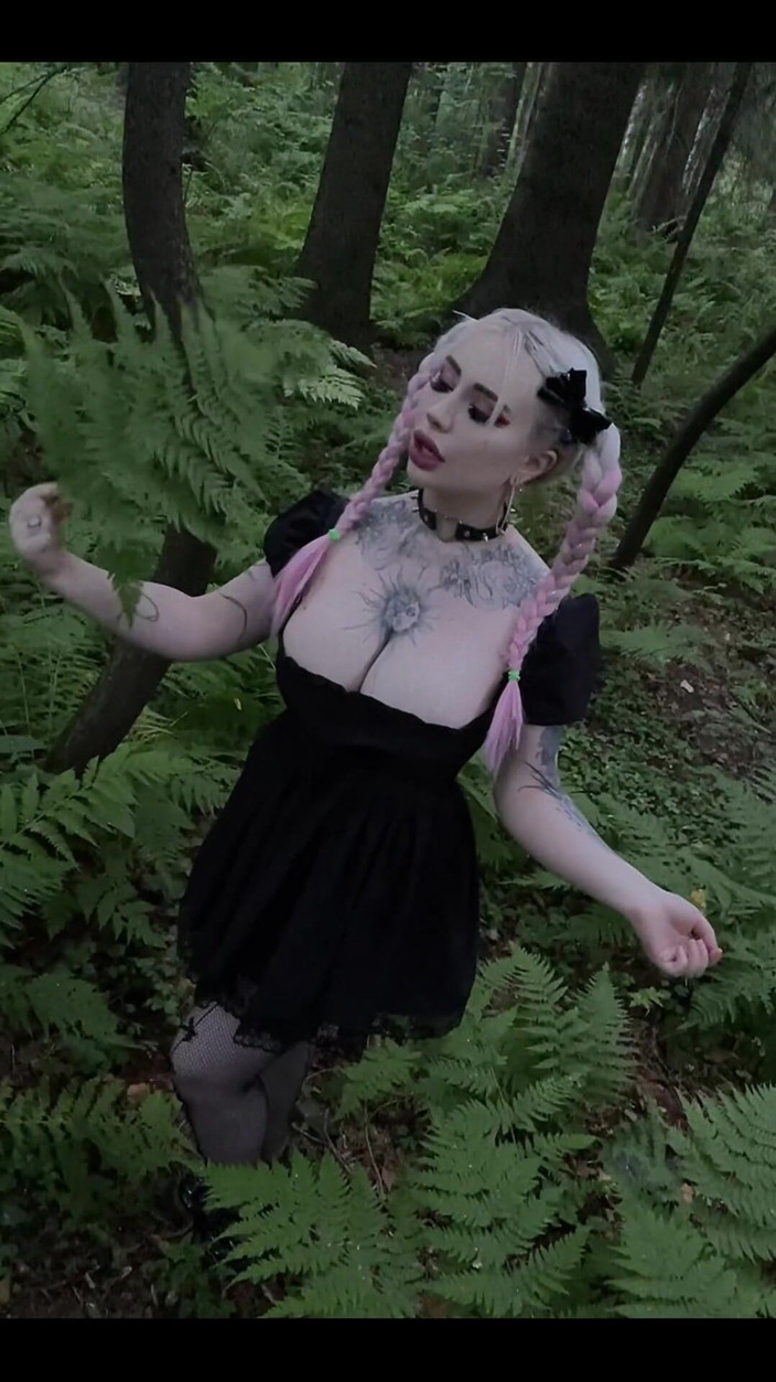 Peachgardens: The Forest Is My Salvation! Solitude with Nature