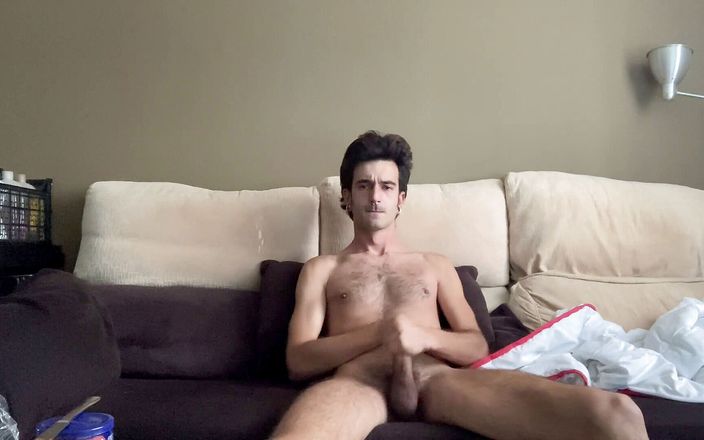 The septum guy: Masturbando no sofá