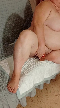 Stepmom Masturbates Meaty Pussy to Squirt