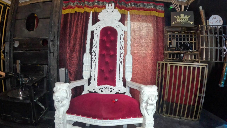 Queen_of_BDSM: Bugün köle yarağının başındayım!