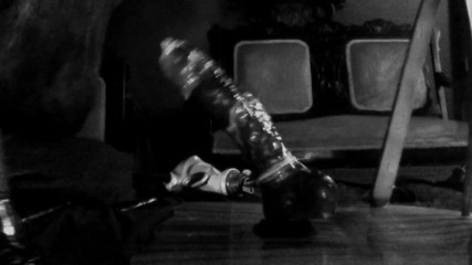 Kali Futa: Patung getah menghisap dildo