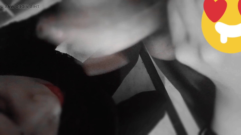 Hot Sis: Latika吮吸继兄弟的鸡巴并被全口吞精