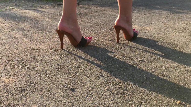 Goddess Lena: Hieldouche