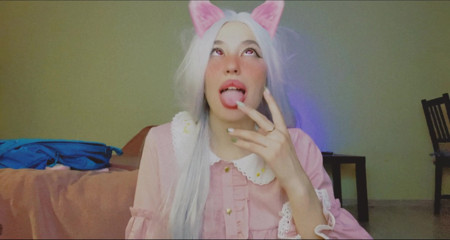 Bambietta Valentain: 热辣的动漫女孩吮吸她美丽的手指