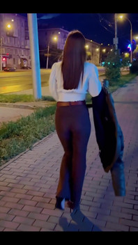 Venha aqui, eu vou te beijar! Passeios noturnos são maravilhosos, não é?