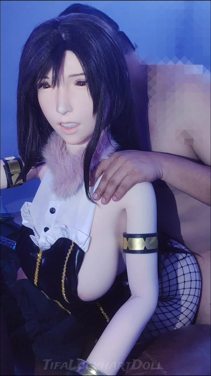 Tifa Lockhart doll: Dopo il tramonto alla locanda honey bee, Tifa è eccitante per...