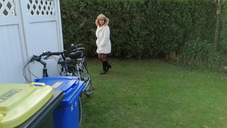 Extrabot: Too cold for pipi