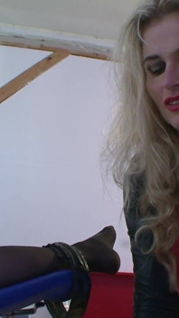 BDSM tedesco - clistere che lecca il culo dello schiavo