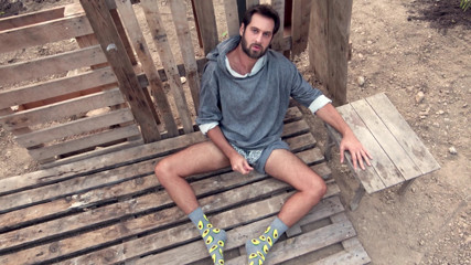 Kuzzi kuzzi socks: UTOMHUS POJKE LEKER MED KUK OCH KOMMER ENORM BELASTNING PÅ...