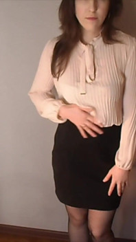 Mellita dildo v kundičce na gauči