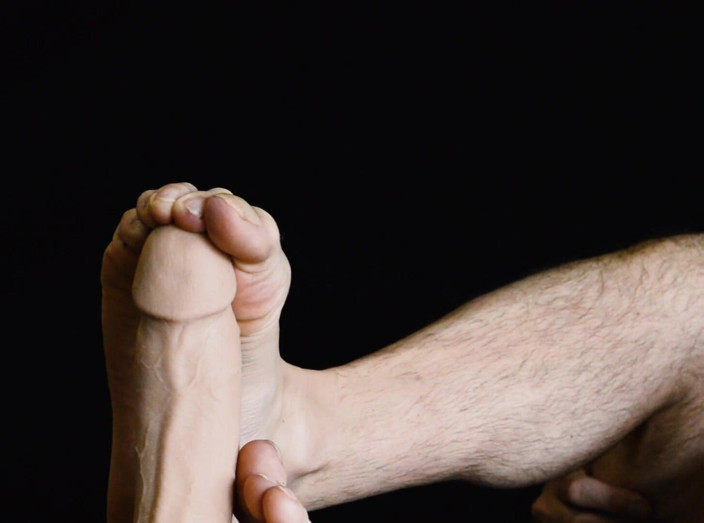Cam Crest: Hot Foot Job with Dirty Talk