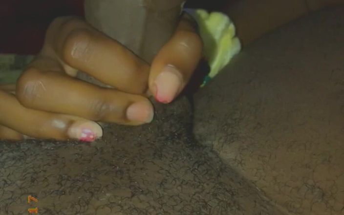 RudebwoyG: Mi hermanastra se salta clases solo para darme una mamada