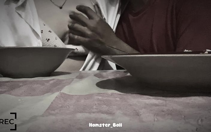 Hamster_Ball: Punheta no Restaurante Noodle com a namorada do Tinder, ao...