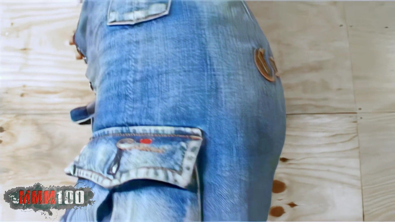 MMM100: Ambre: seksi Fransız kaltak soyunuyor ve inanılmaz vücudunu gösteriyor