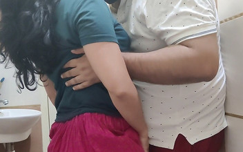 SanaThomas: Pembantu rumah desi India yang fleksibel dirakam dan dikongkek oleh...