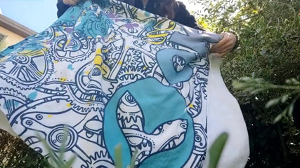 savannahamatoriale: Così oscena! Si masturba e fa pipì senza mutandine in...
