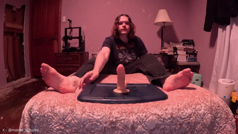 Mr Dimples: Dávám svému robertku footjob