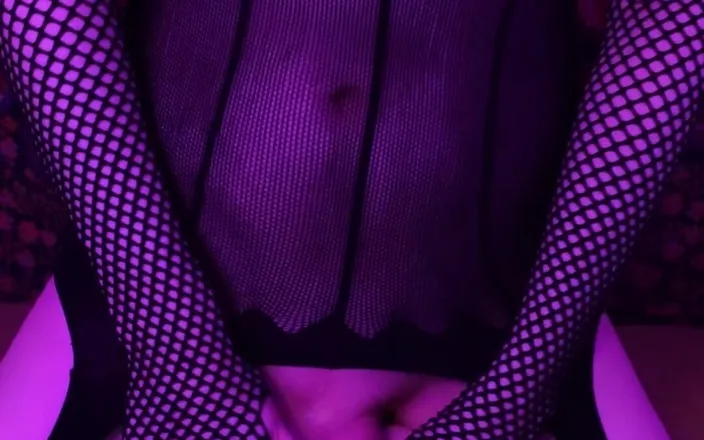 LalaThePala: Dildo frotting in this one, I'll show off my hard...