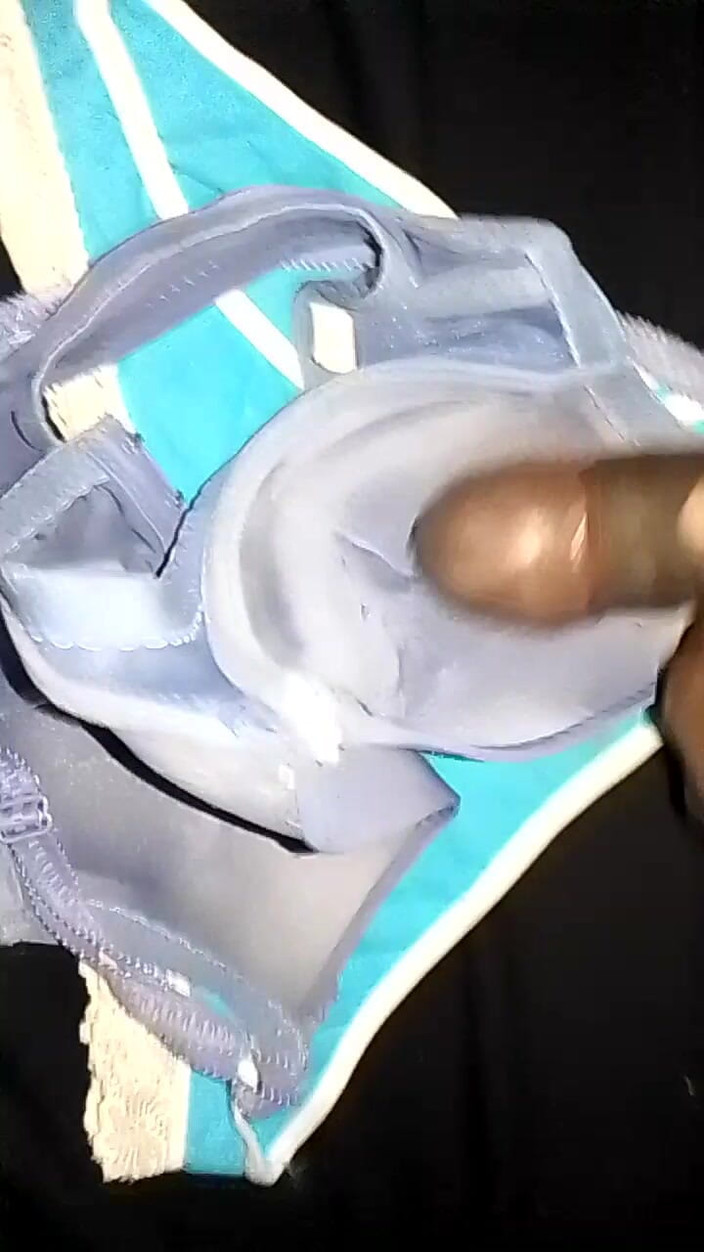 Jaanu294: De manhã, uma panner azul de escalada e gozando para...