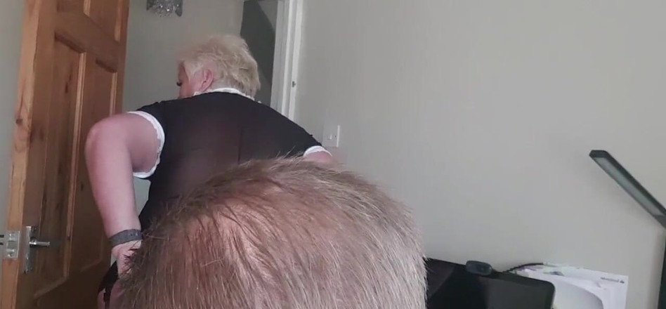 Uk Joolz: Doamna aia obraznică Joolz chiar nu ajunge la tot felul...