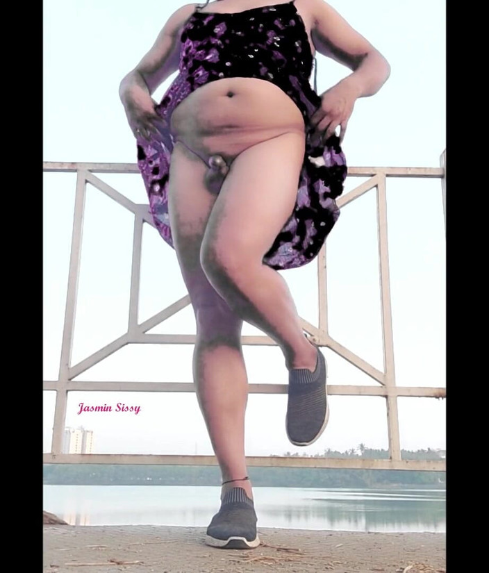 angelscs2008: Jasmin Indian在湖边露出粉红色的小鸡巴和大屁股