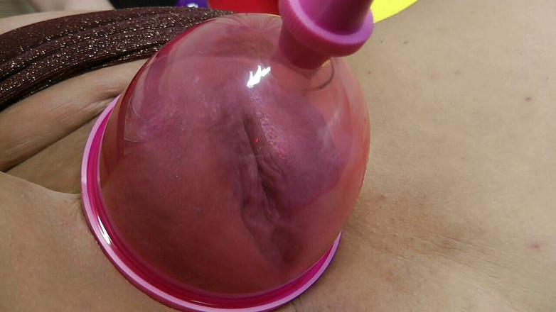 Anna Devot: Annadevot - memek yang dipompa