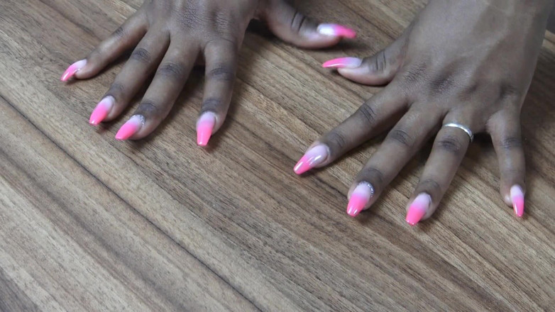 Solo Austria: Ebony hand &amp; finger nails fetish