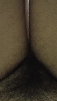 Memek berbulu dan bellybutton