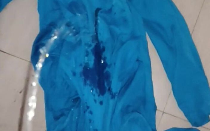 Satin And Silky: Satin seide pissen porno - Pissen auf Krankenschwester-Anzug salwar in der...