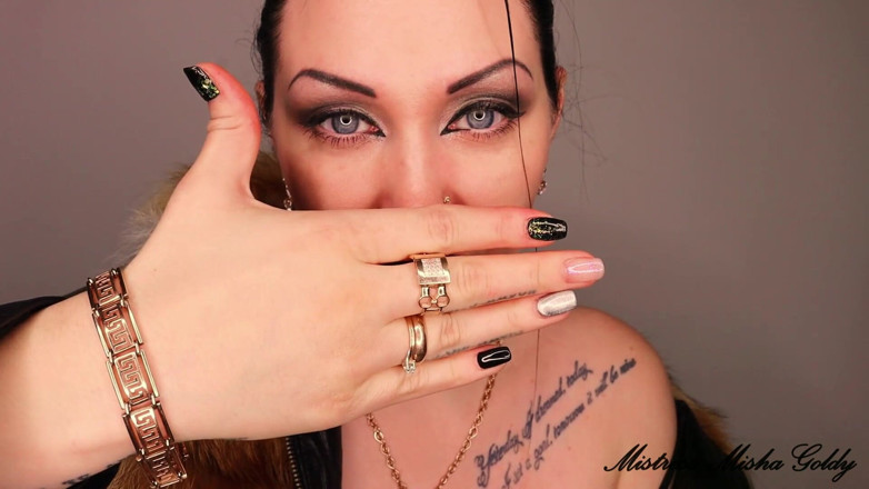 Goddess Misha Goldy: Lovește-ți coaiele pentru buzele mele perfecte