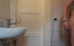 Nikdo mě nevidí ve sprše.