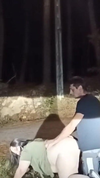 Seks di luar ruangan sama perempuan berotot