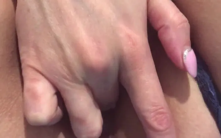 Erica Sweet: Housemaid Loves to Play with Her Pussy. Close-up