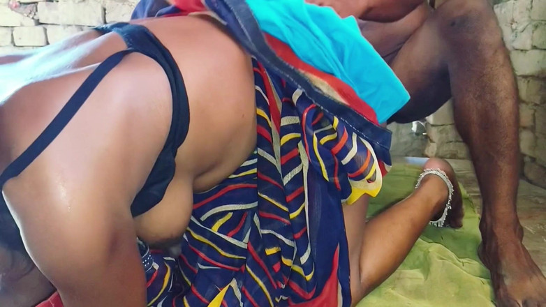 Sumang studio: Desi sexy saree, manžel nosí manžela, udělal ji zezadu a...