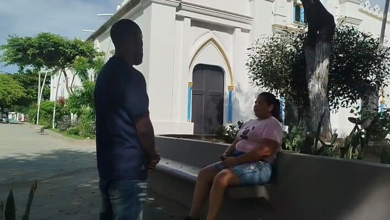 Adribella69: 我在公园里看到我的前任，他带我去他家，最后好好地操了我的大阴户。