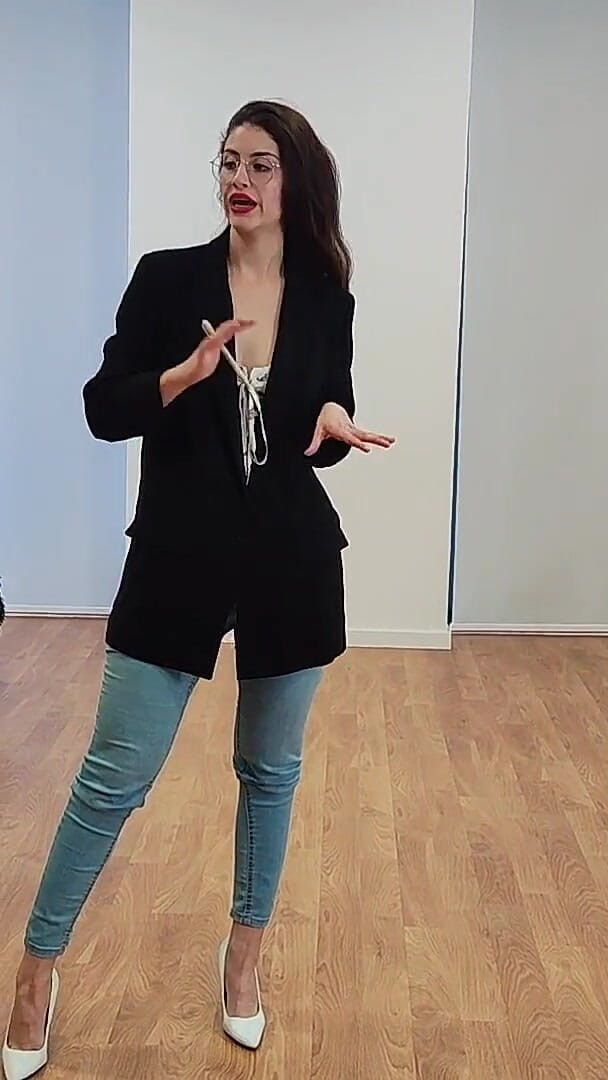 Shanaxnow: Fastighetsmäklare Generad buttcrack jeans fetisch stor röv