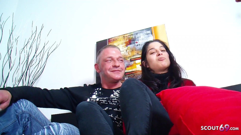 Full porn collection: Junges deutsches paar lädt einen reifen sexpsychologe nach hause ein