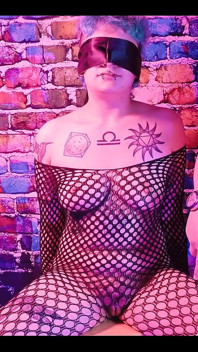Cyn dipaksa orgasme