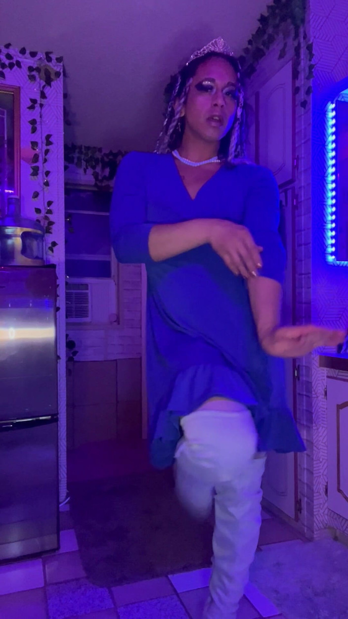 TSJade95: Winter Wonderland Striptease