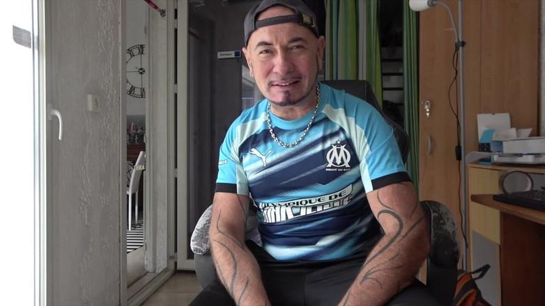 Gaybareback: Rencana bagus untuk tiga orang di pantai di depan umum