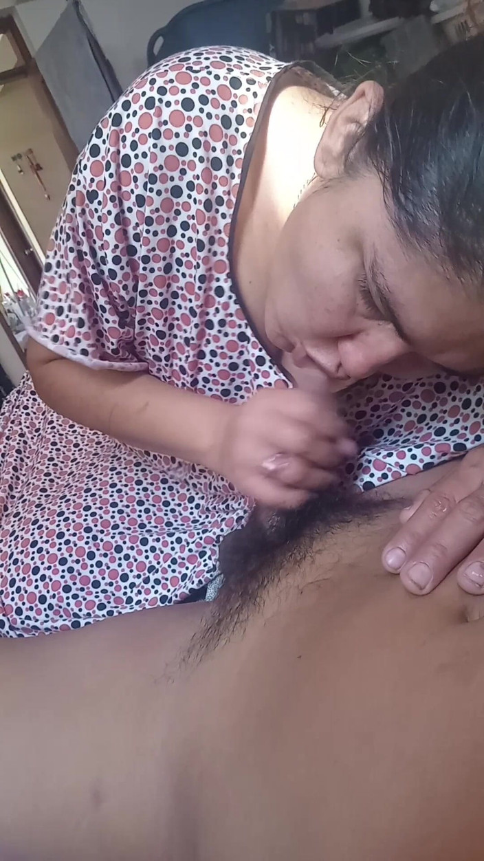 E-Alfa: 마누라의 자지를 빨아주는 시어머니.