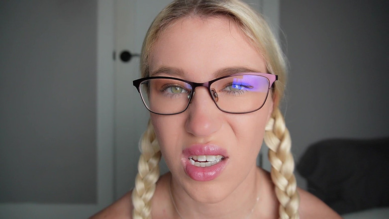 Keeks3005: Humiliation à l’heure du déjeuner