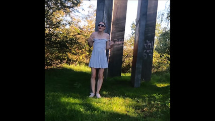 Slut Bella: 在大自然中射精