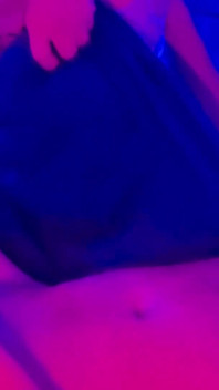 Real novia da mamada descuidada con garganta profunda a su novio - casero amateur