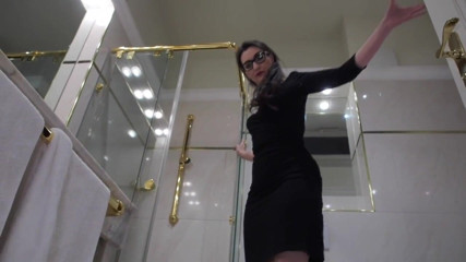 Lady Victoria Valente: เสียงส้นสูงเดินดังในห้องน้ำ - คลิปเฟติชส้นสูง
