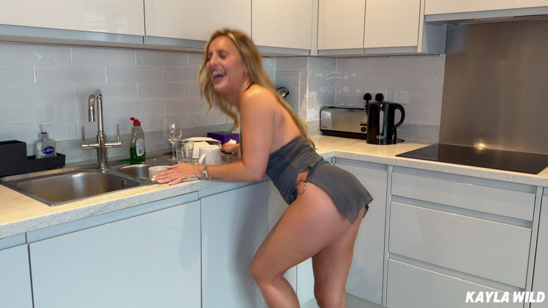 Kayla Wild: Rubia caliente Kayla Wild pervertida y follada por la gran...