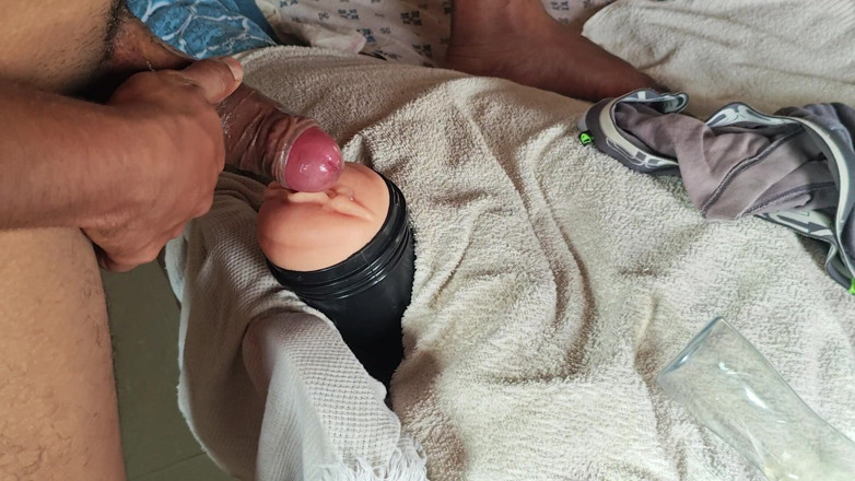 Black Devil: Garoto fodeu o brinquedo sexual de maneira extrema colocando pau...